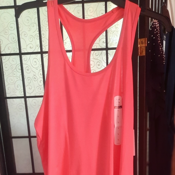 Xersion Tops - Xersion Quick Dry  Tank